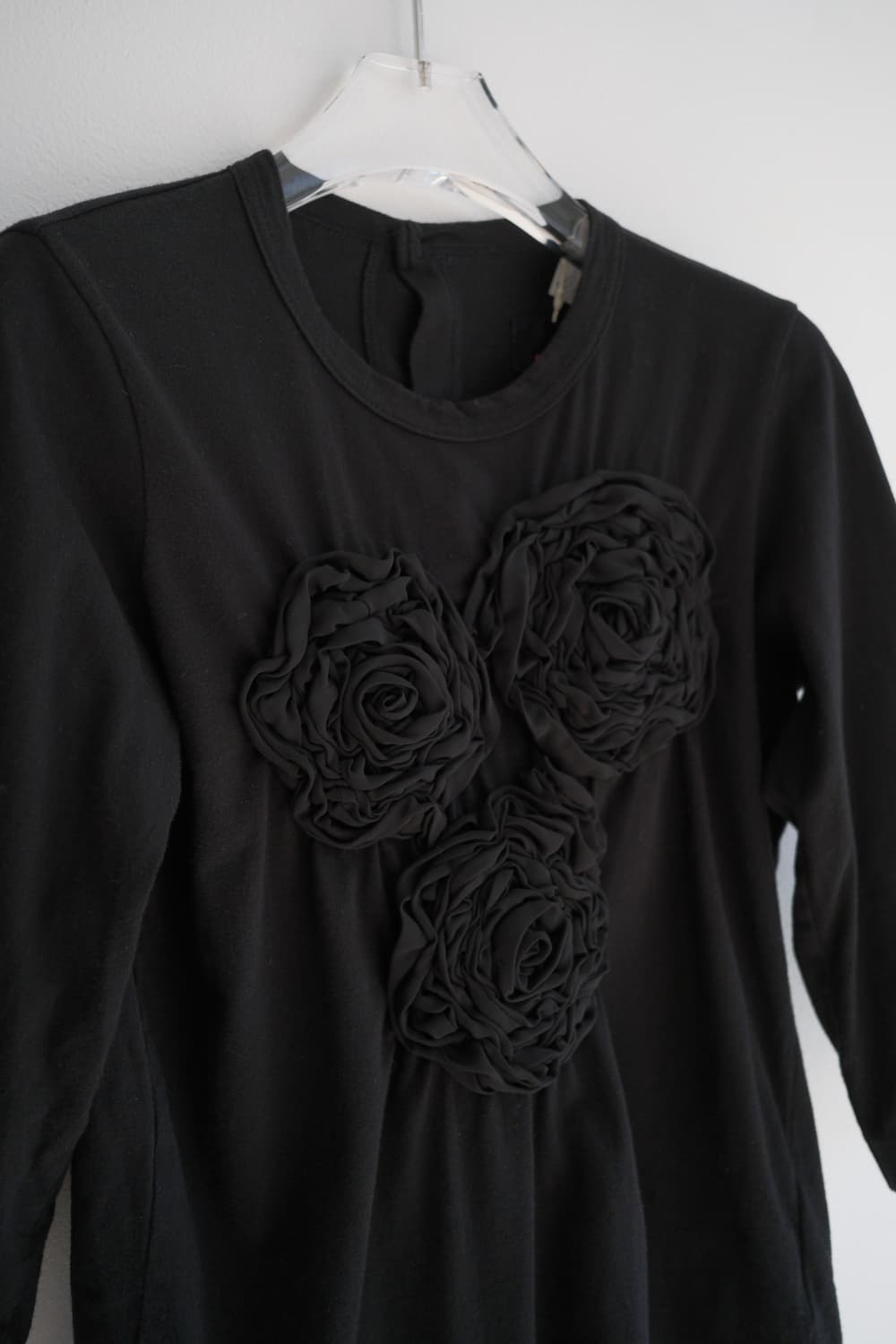 Rose appliqué back button top joo 상품이미지6