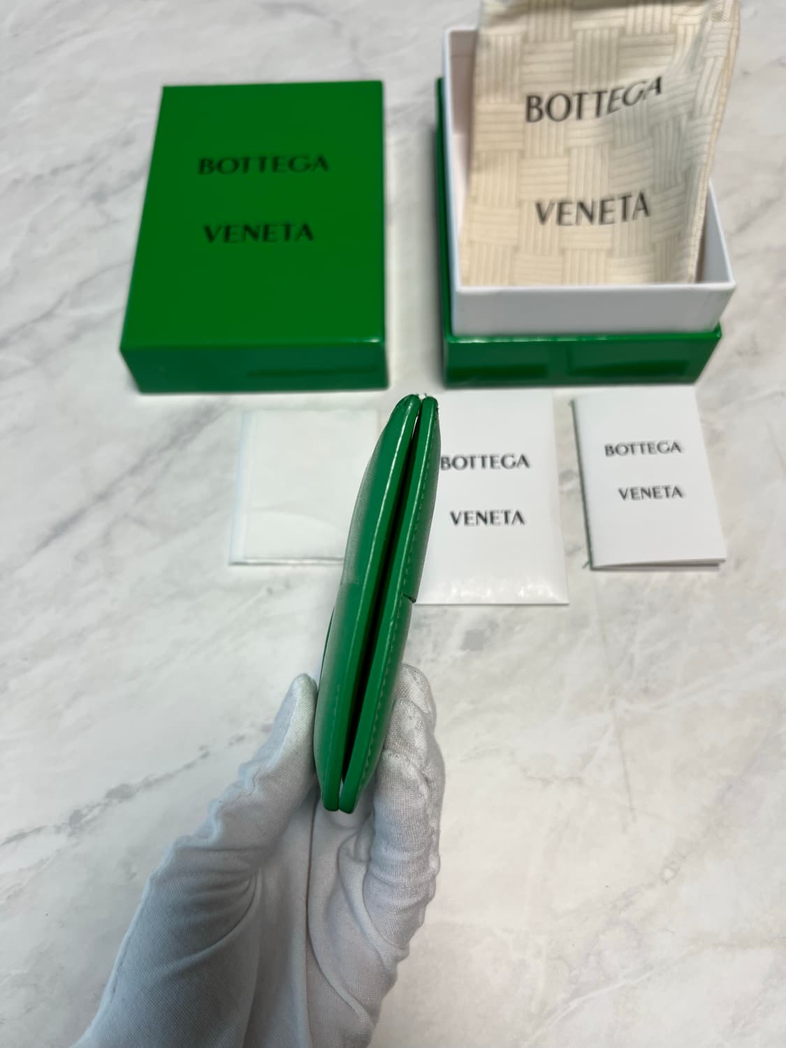 보테가베네타 슬림 폴더형 지갑 패러킷 상품이미지4