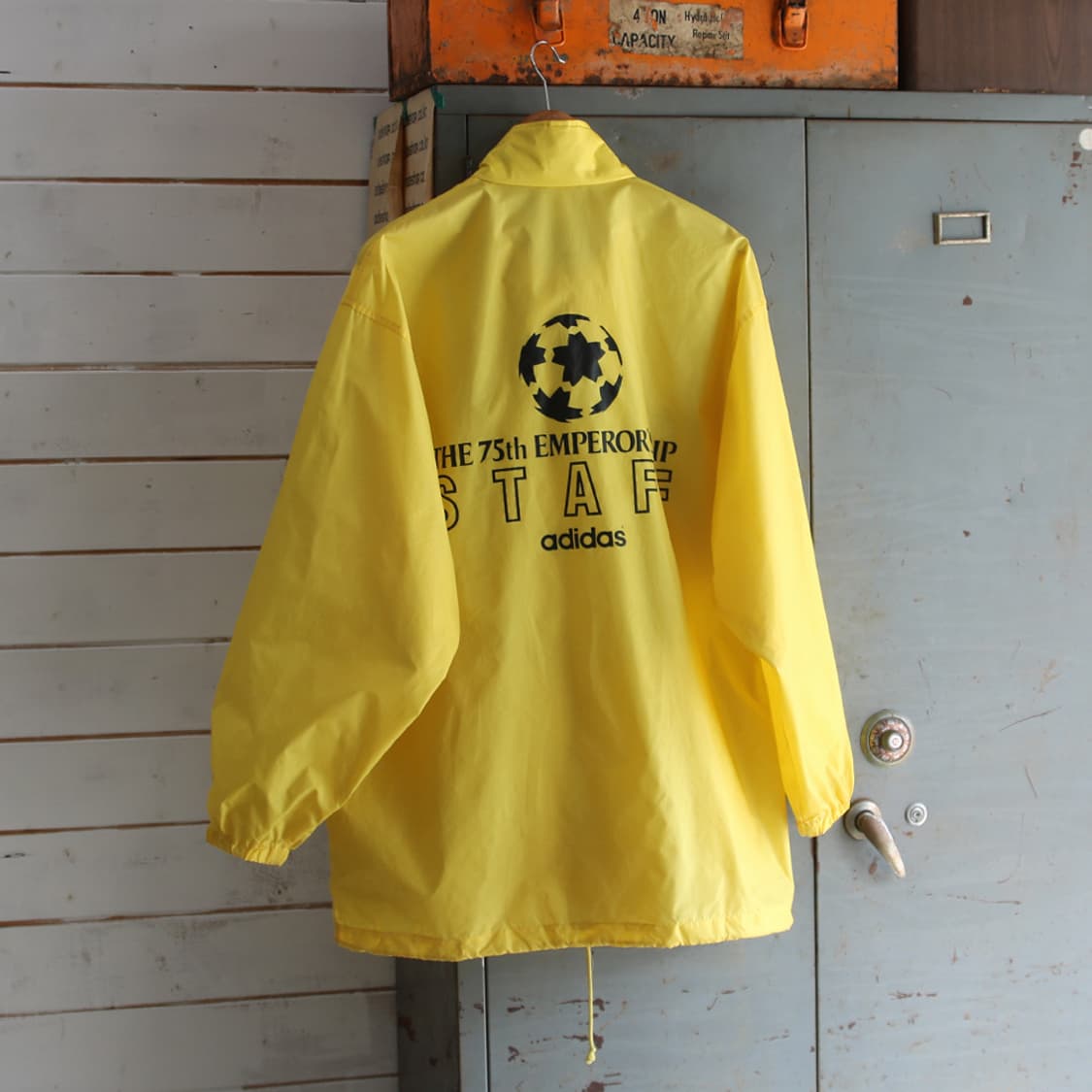 (착용컷) 아디다스 올드스쿨 바람막이 자켓 (남성용 105-108) 상품이미지2