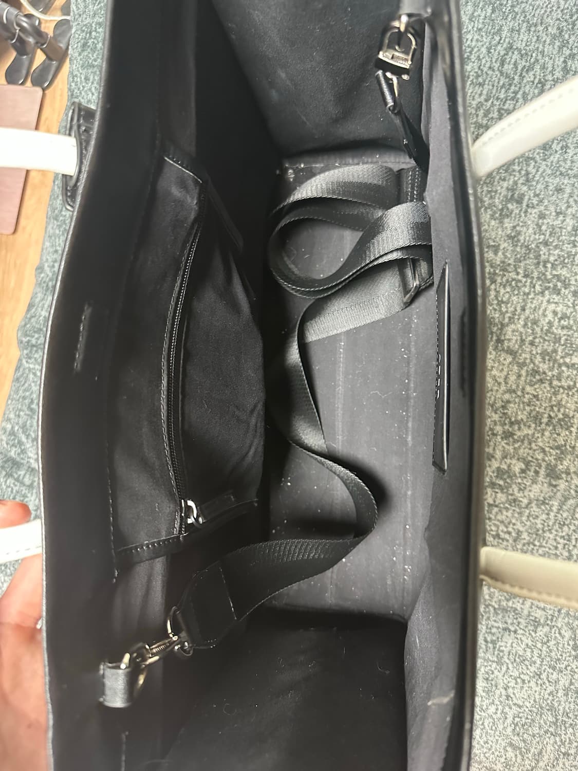 아더에러 와이드 쇼퍼백 느와르 상품이미지4