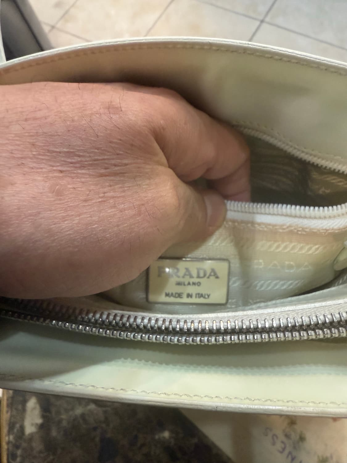 정품 프라다 애나멜 쇼퍼백 팝니다 상품이미지8
