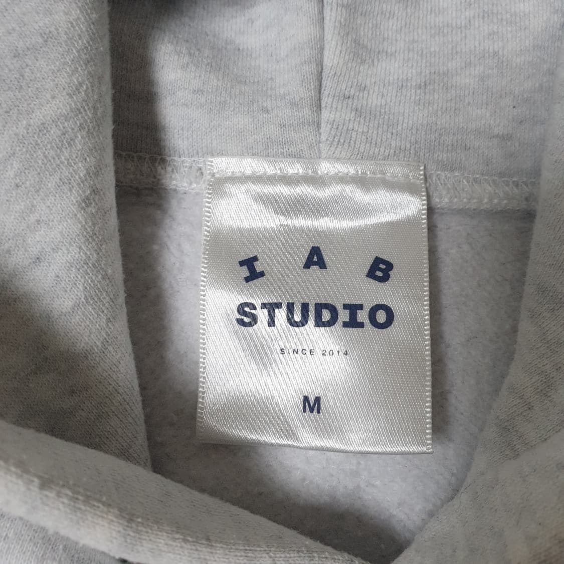 아이앱 스튜디오 후드티 상품이미지4