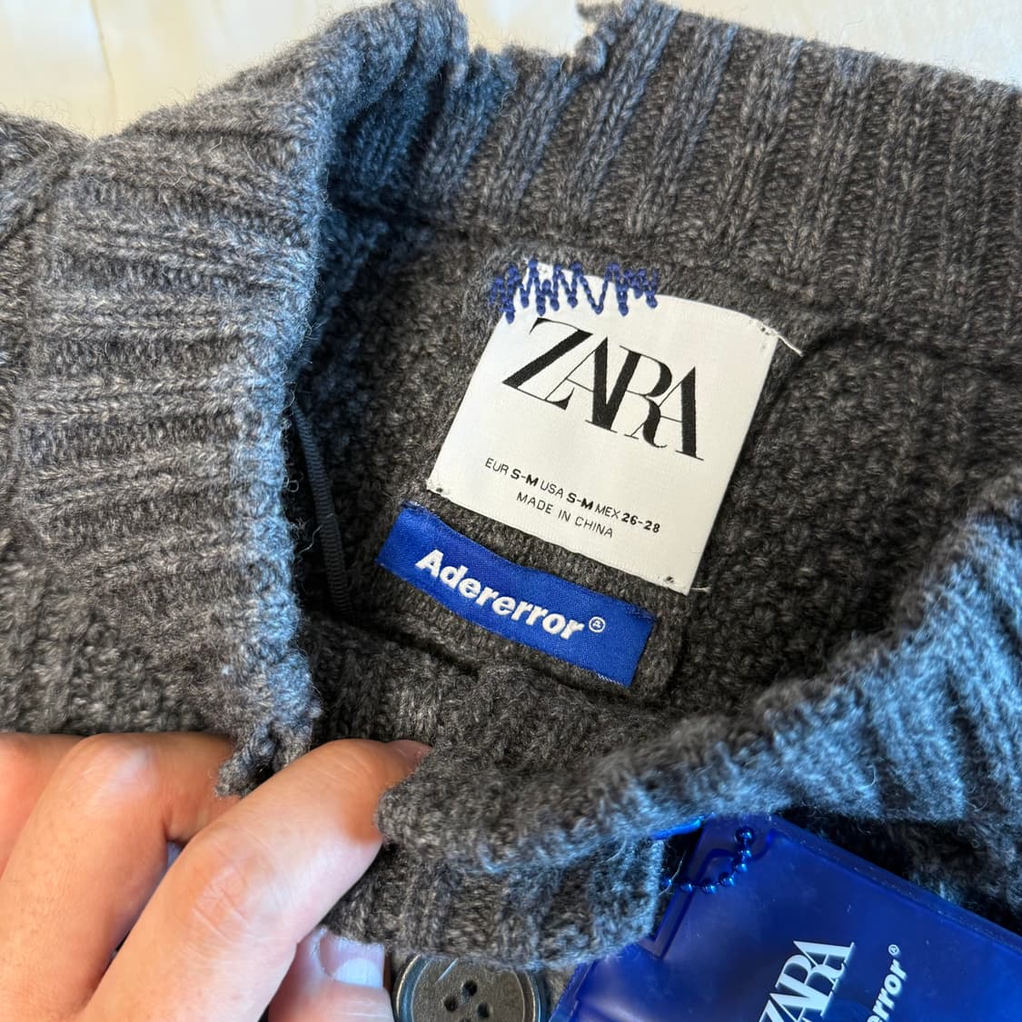 ZARA 아더에러 디스트로이드 크롭 가디건 상품이미지3