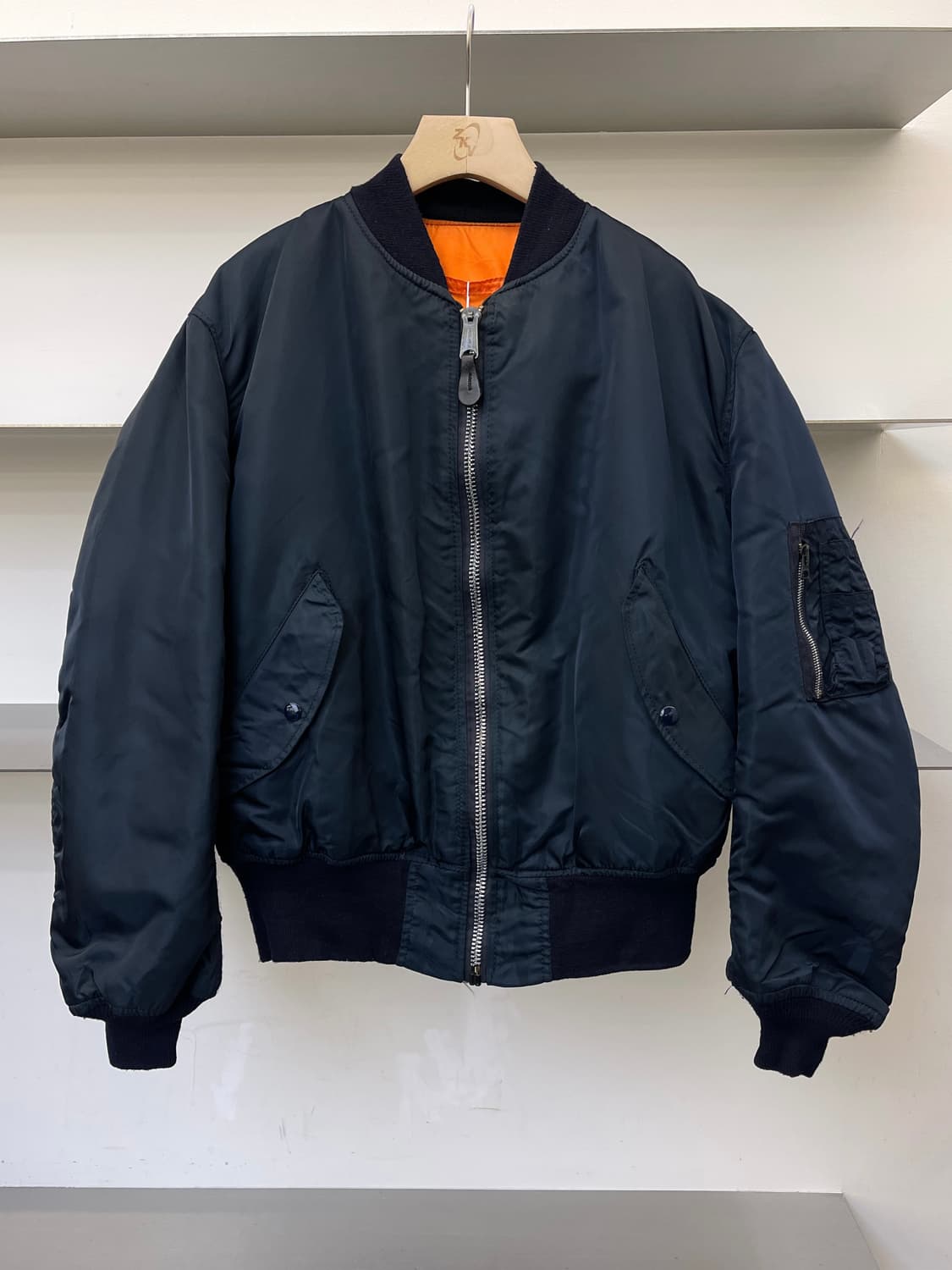 알파인더스트리 U.S.A.F Ma-1 플라이트 자켓 상품이미지1