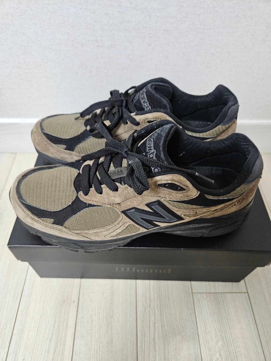 뉴발란스 x JJJ자운드 990v3 브라운 블랙 상품이미지1