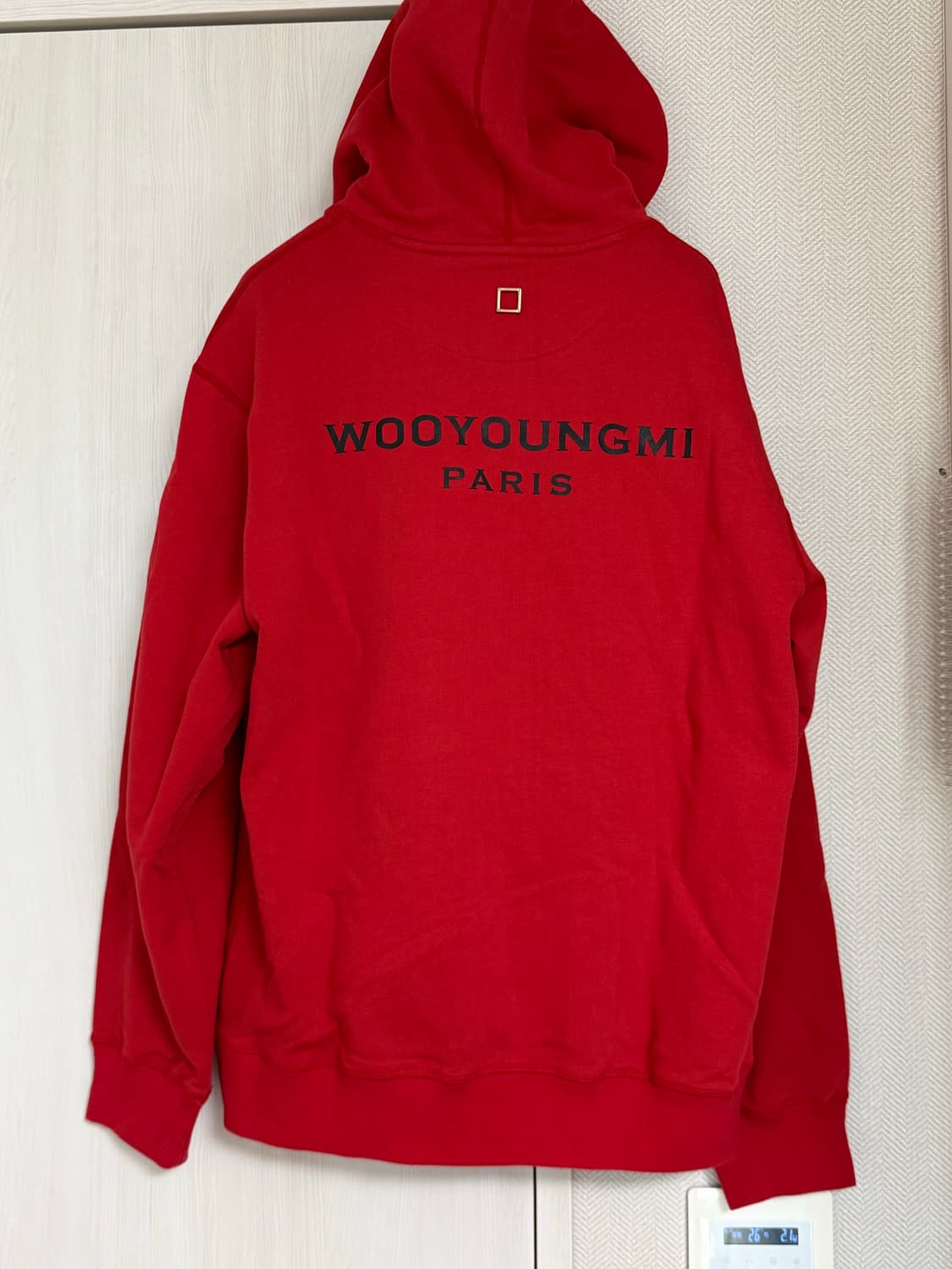 (48) 우영미 백로고 후드티 레드 상품이미지1