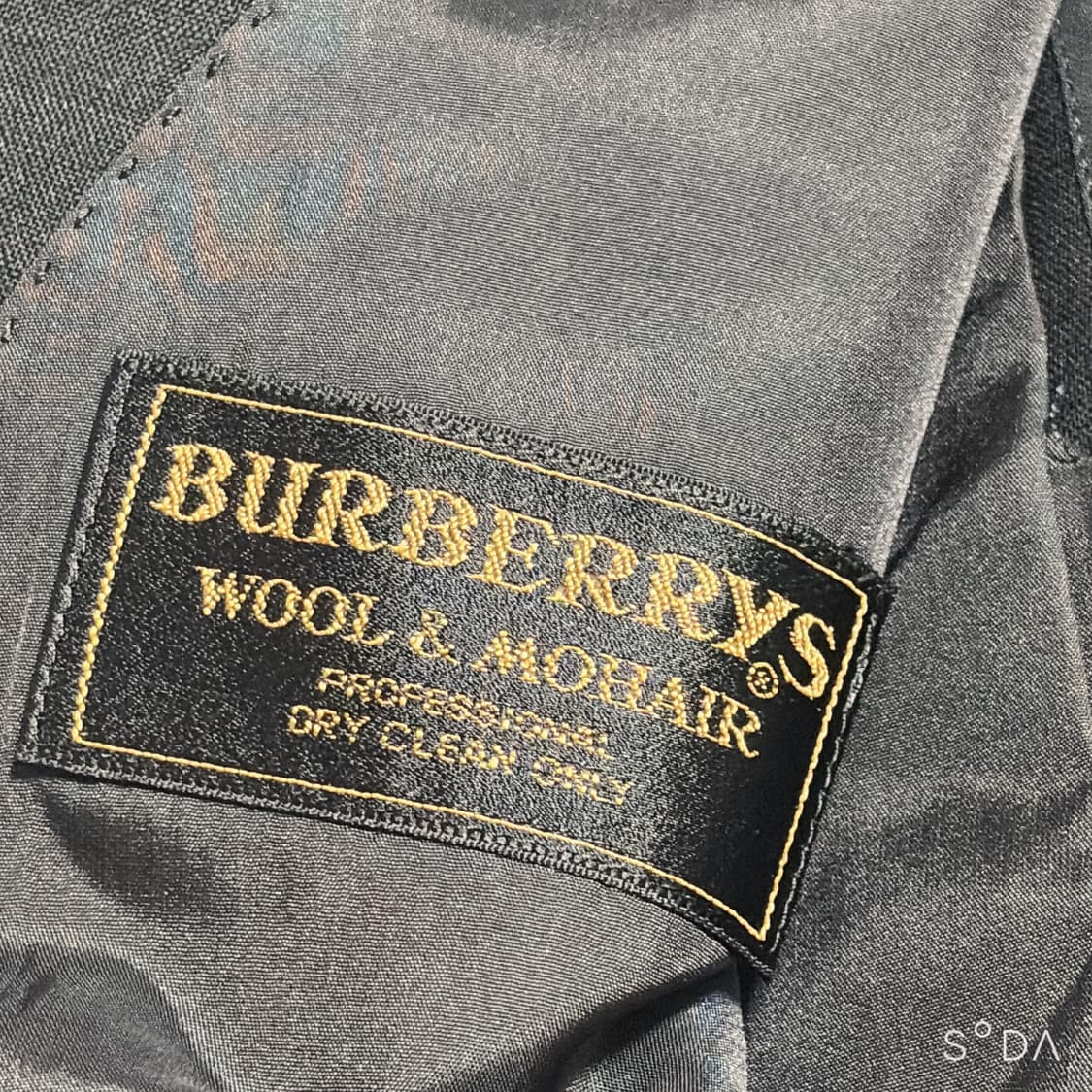 버버리 블랙 더블 브레스티드 자켓 상품이미지10