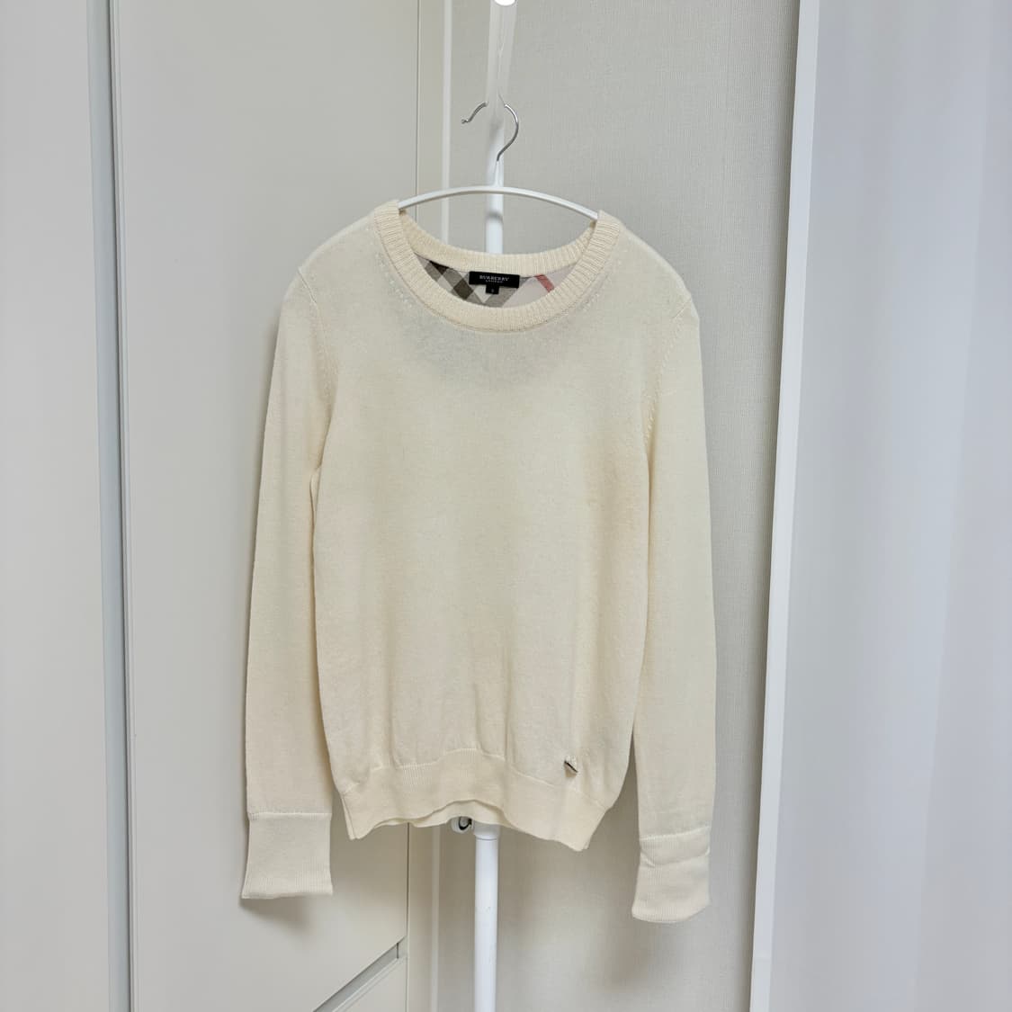 버버리 캐시미어 크루넥 니트 상품이미지1
