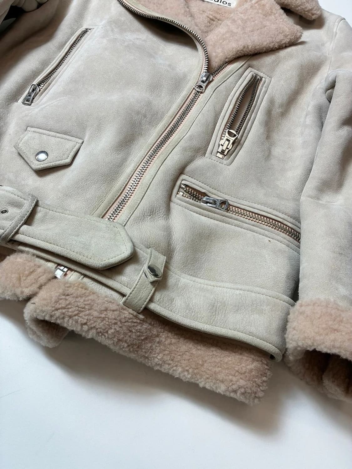 아크네스튜디오 ACNE 벨로시티 양가죽 무스탕 자켓 PN8243 상품이미지3