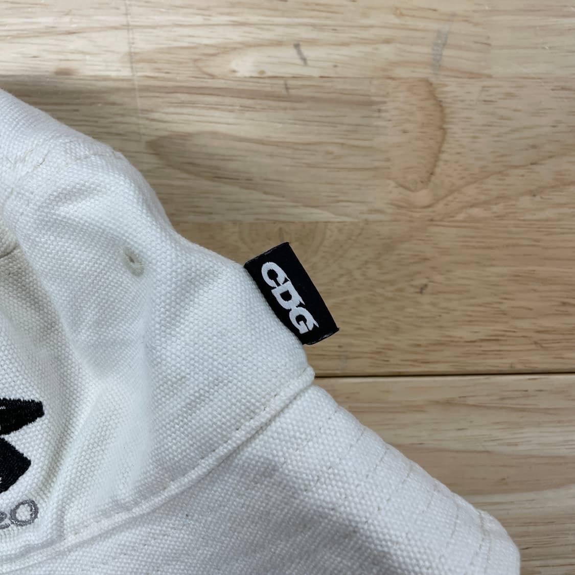 스투시 꼼데가르송 화이트 버킷햇 S 상품이미지4