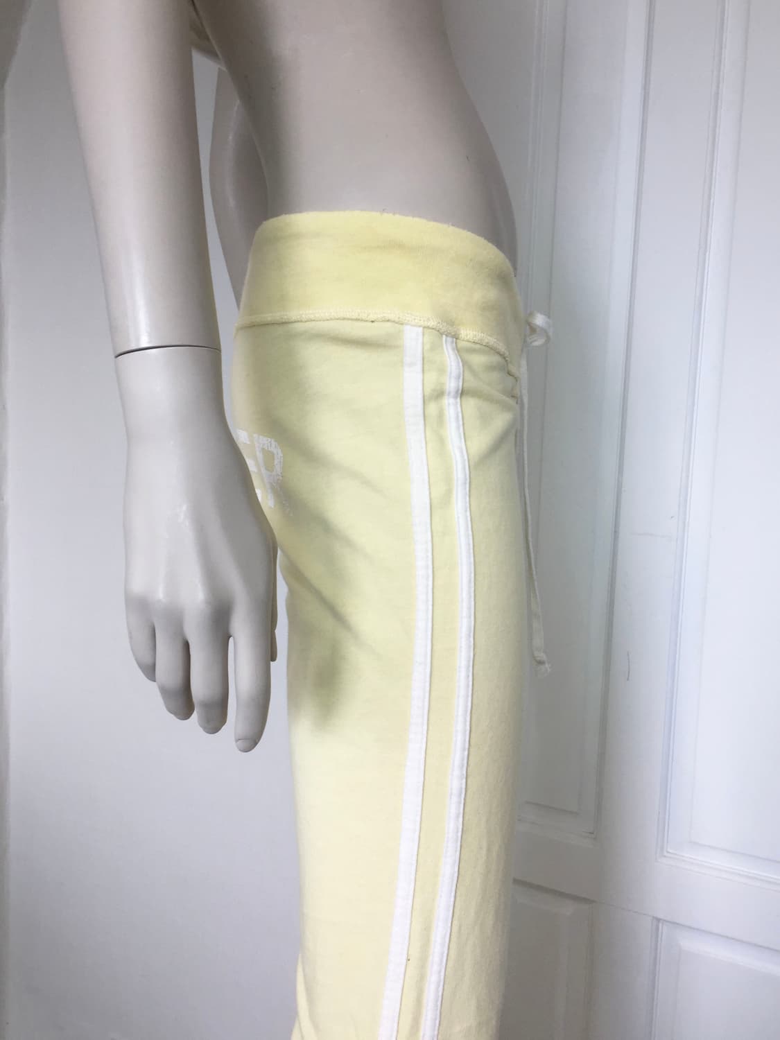 Hollister Soft Yellow Training Pants 상품이미지6