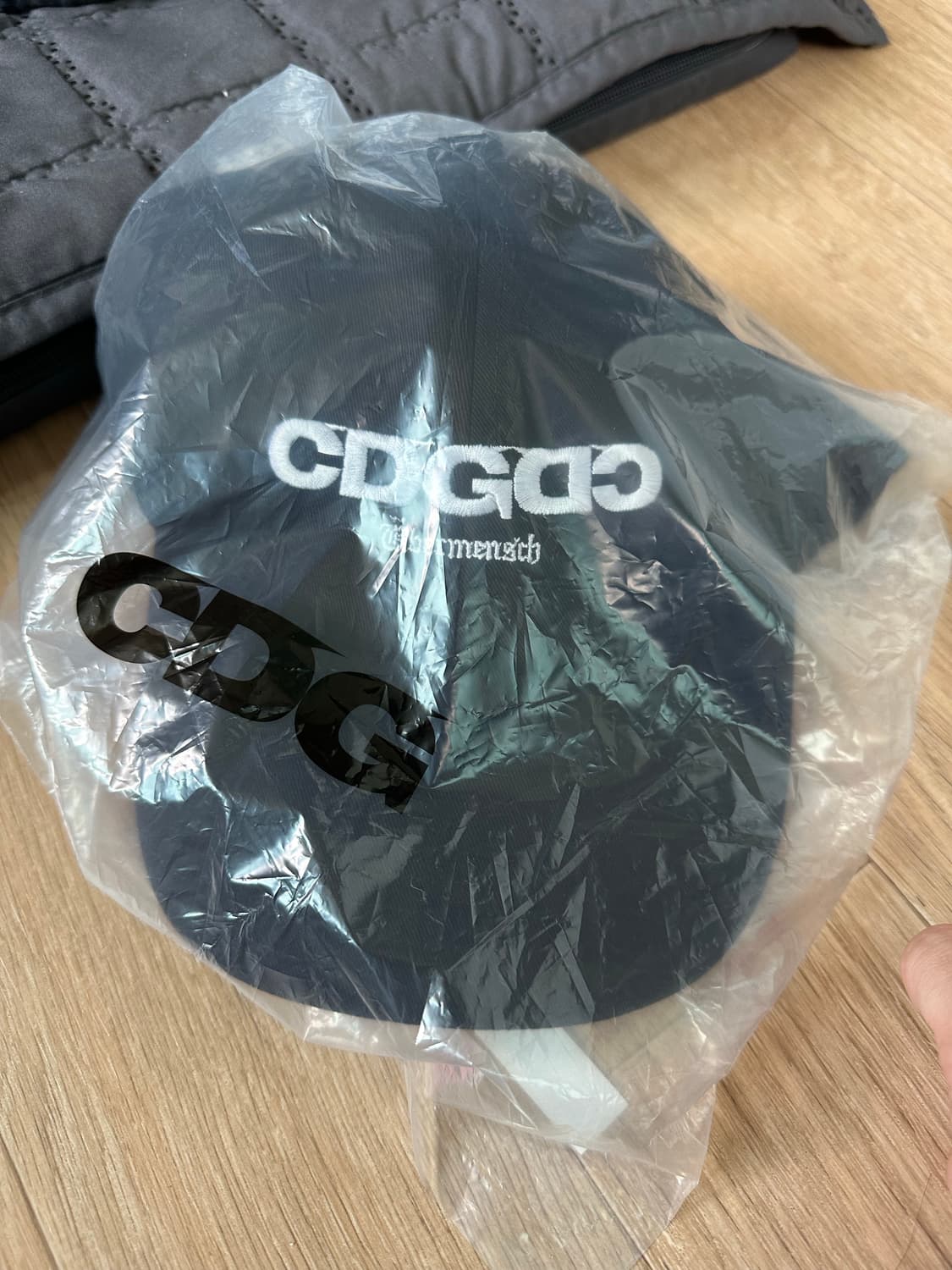 CDG x 지드래곤 위버멘쉬 CDGDC 클래식 캡 블랙 상품이미지1