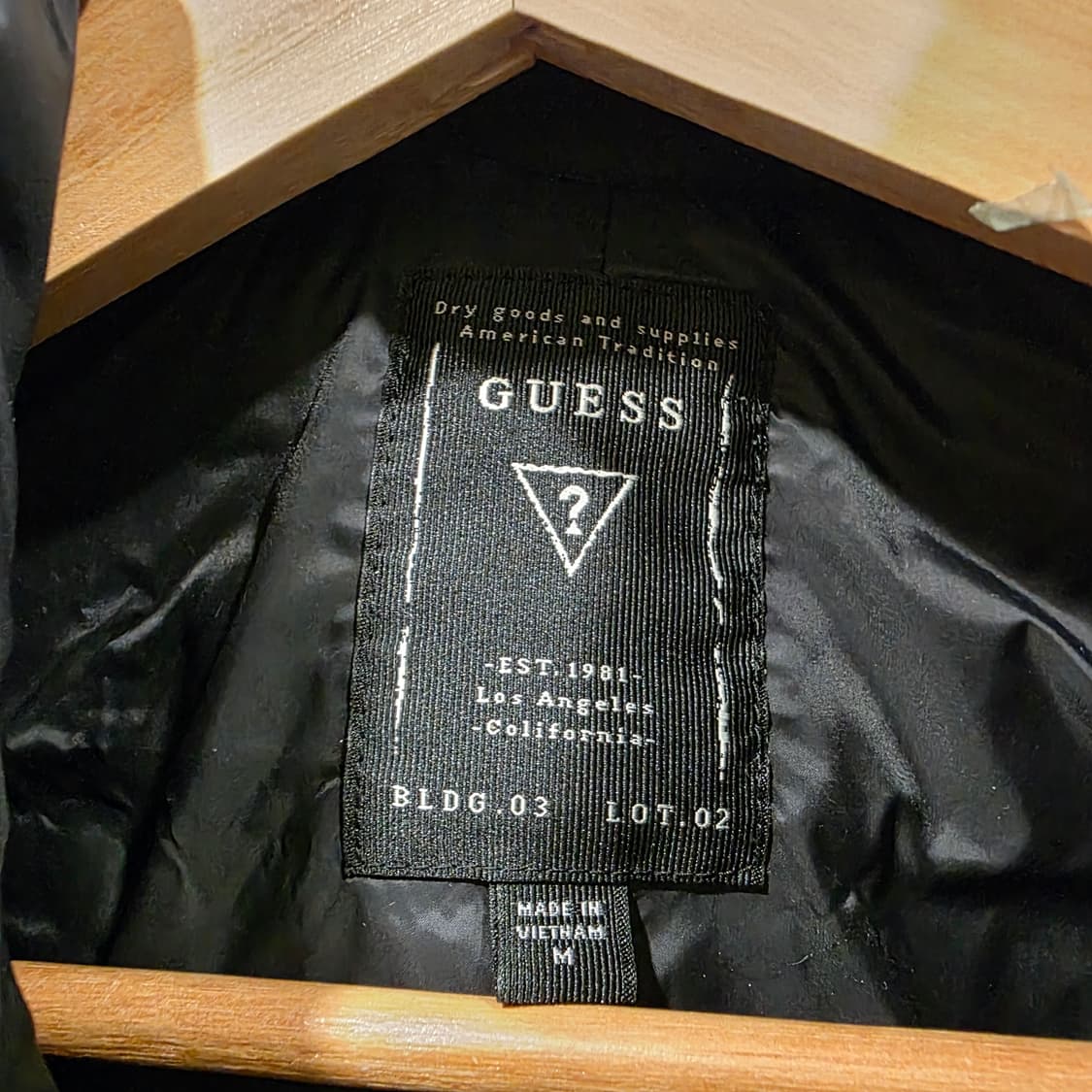 게스(GUESS) 경량 덕다운 롱패딩 상품이미지2