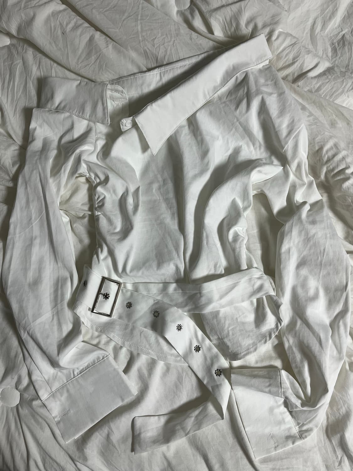 오프숄더 버클 셔츠 상품이미지1