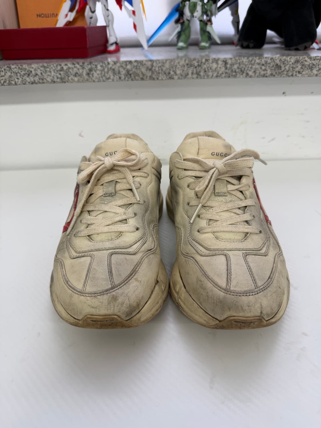 정품) 구찌 라이톤 입술로고 스니커즈 5.5(255) 상품이미지1