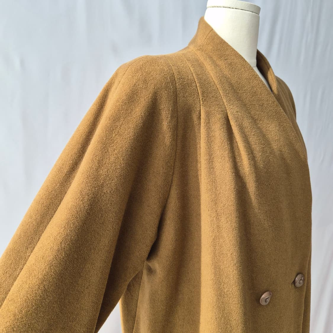 SANYO Carat 울100% 카멜 더블 노카라 코트 상품이미지6