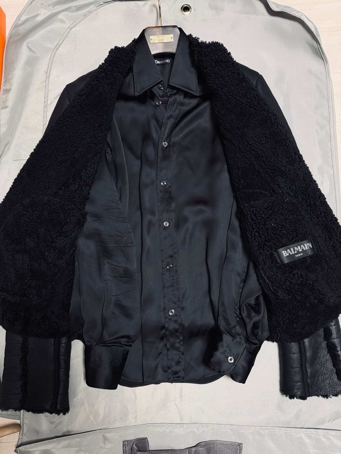 (명작,강추👍)발망 블랙 금장 시어링 무스탕 자켓 톰포드 무드 상품이미지4