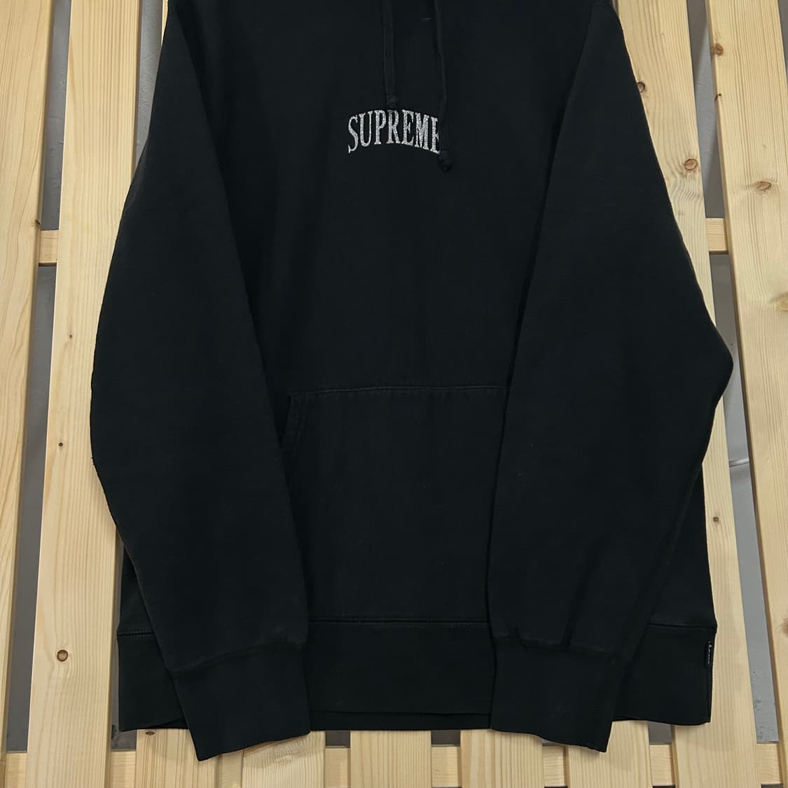 (L) 슈프림 글리터 아치 로고 블랙 후드 상품이미지3