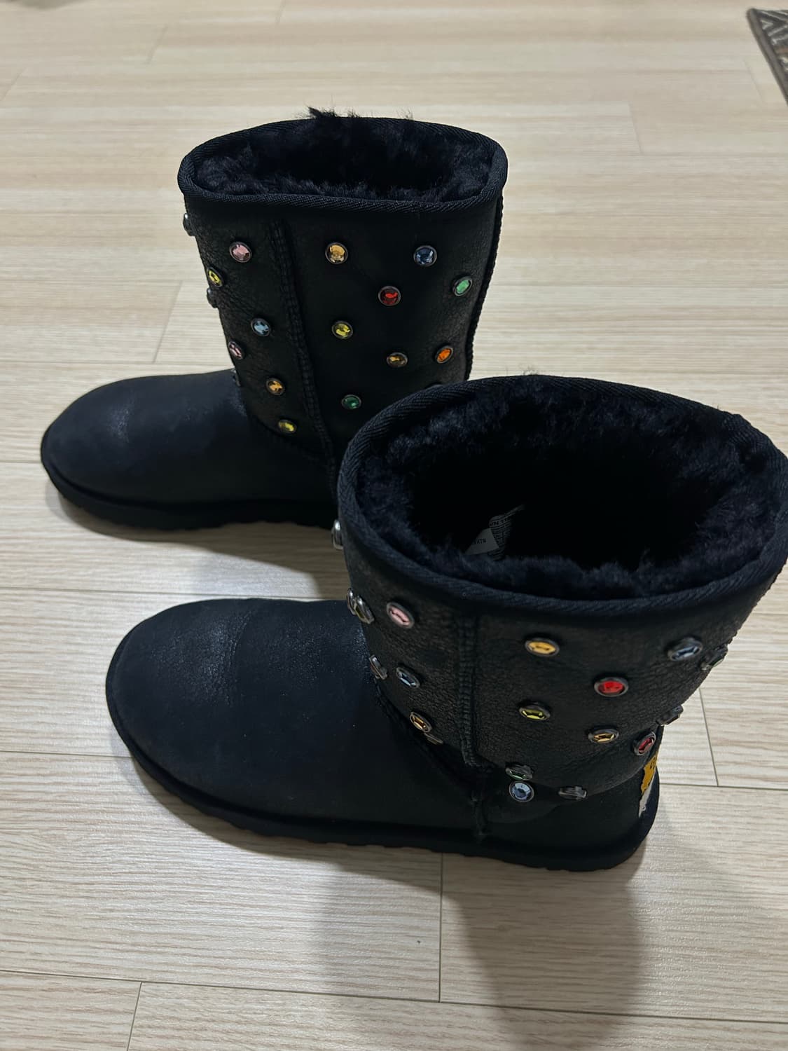 어그 x 갤러리 디파트먼트 클래식 쇼트 부츠 블랙 상품이미지3