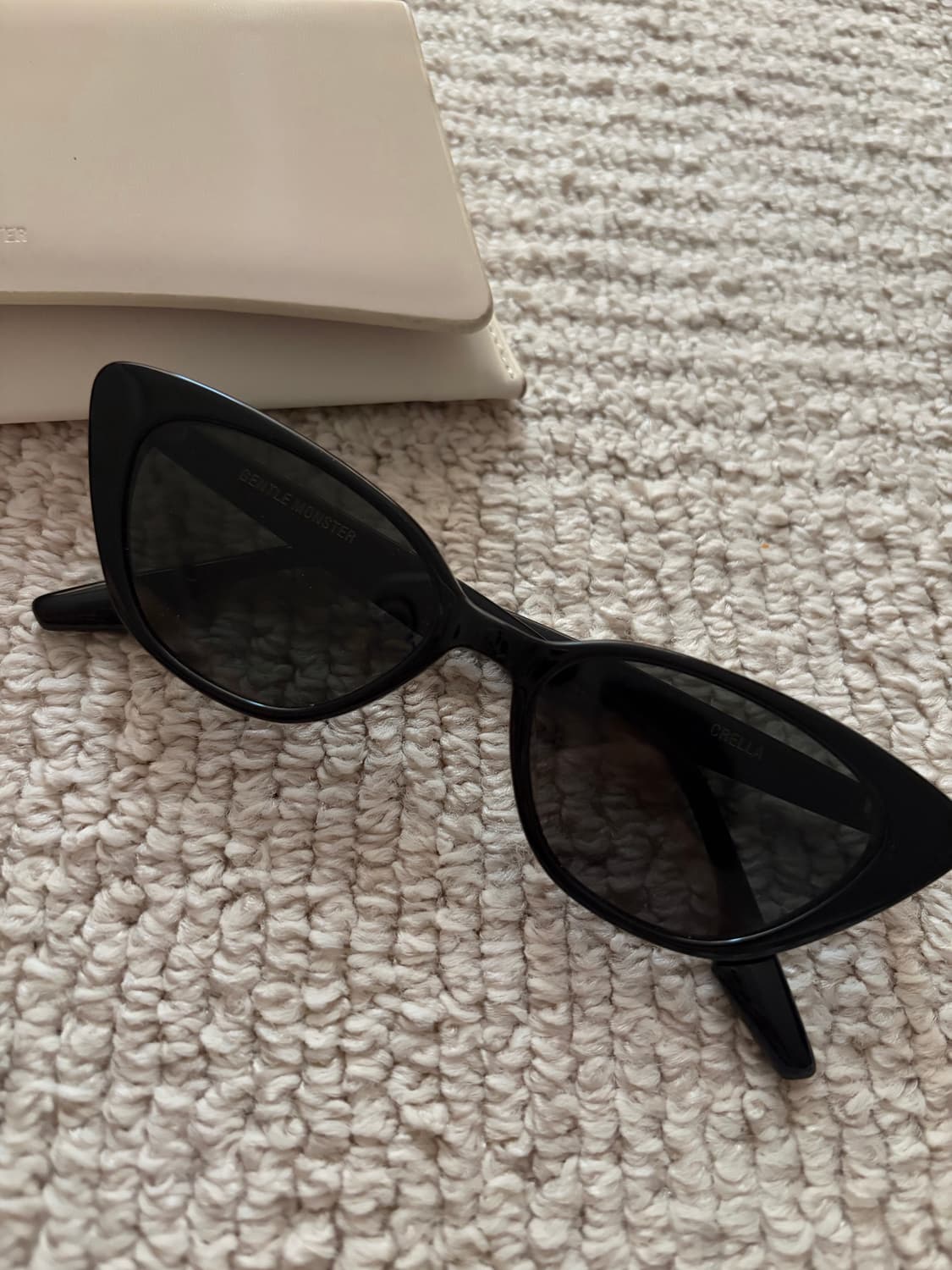 젠틀몬스터 크렐라 캣아이 뿔테 상품이미지2