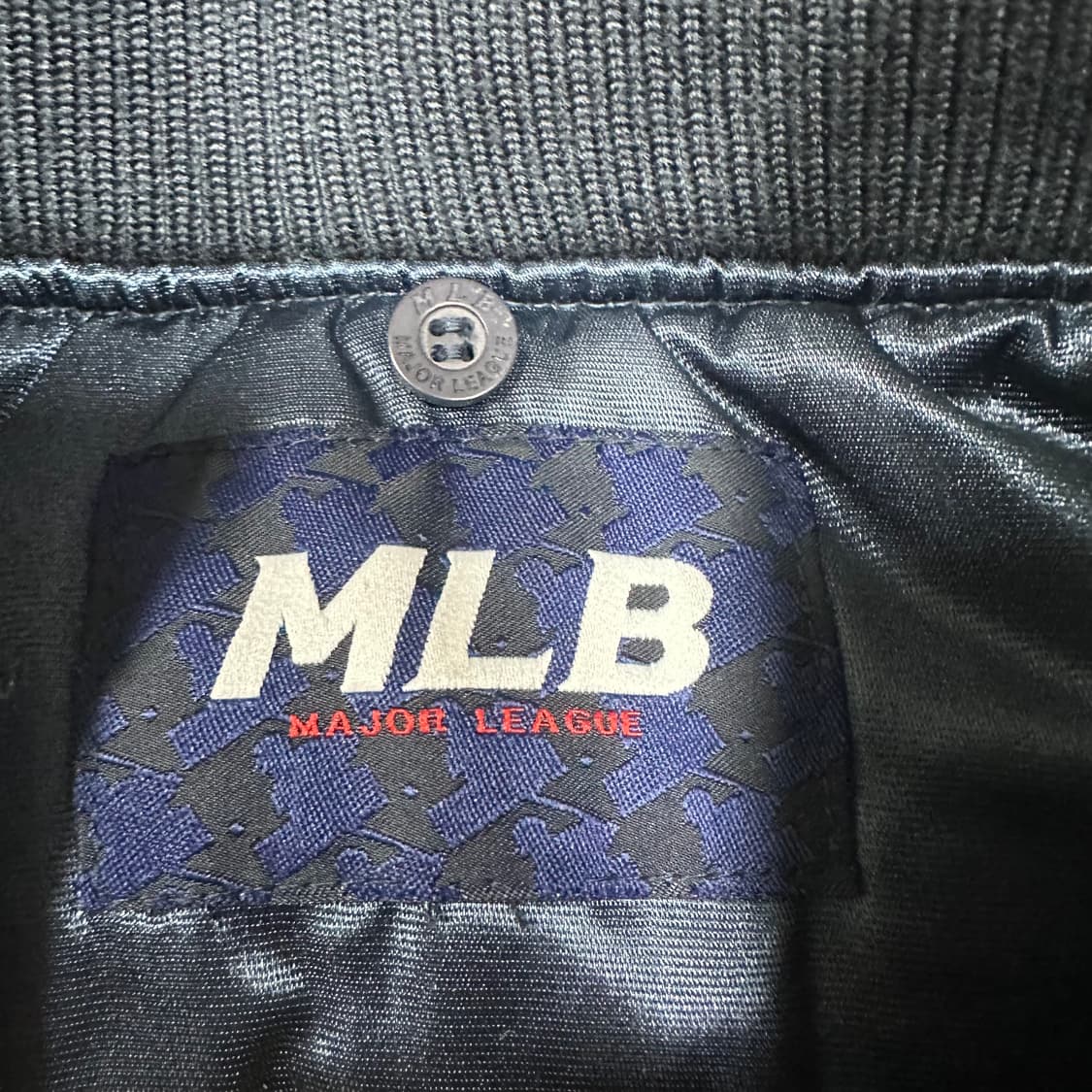 ✨ (바배) MLB 00s 뉴욕양키즈 사틴쉘 스타디움 자켓 점퍼 상품이미지3