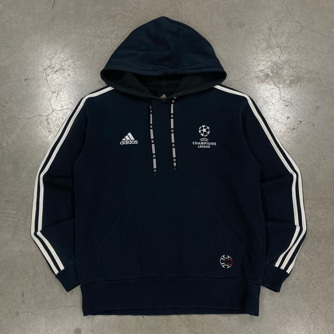아디다스 블랙 컬러 챔피언스 리그 로고 후드티 상품이미지1