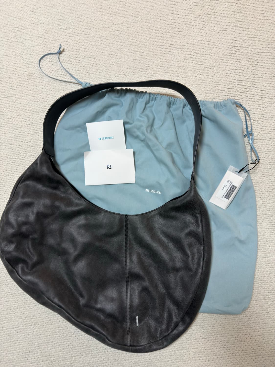 스튜디오테이블 크레페 빅 숄더백 워시드그레이 상품이미지1