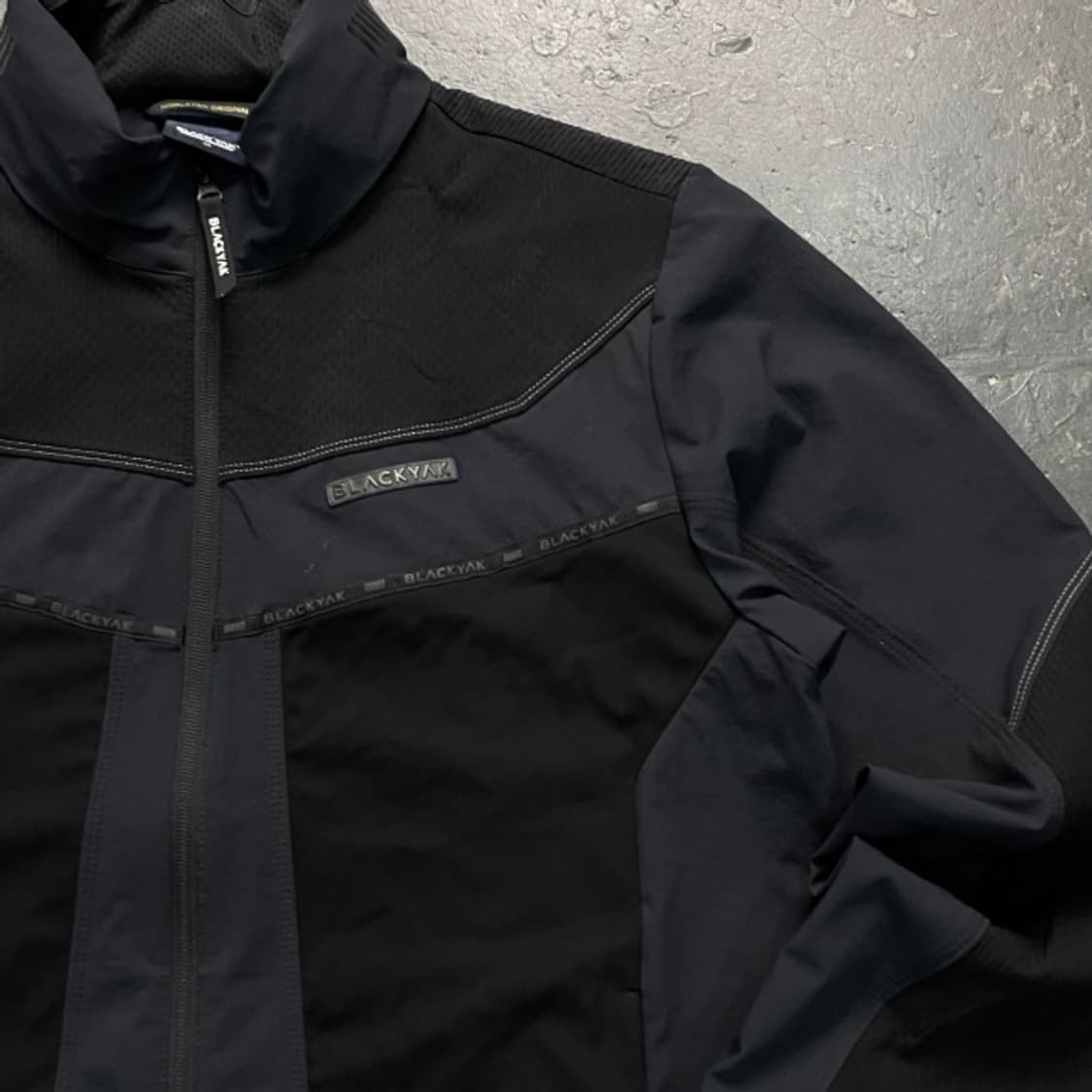 105 블랙야크 바람막이  상품이미지2