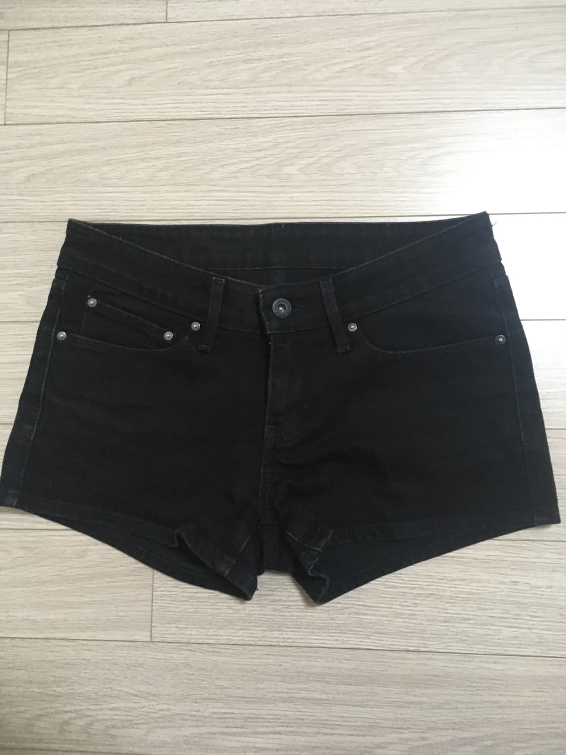 Levi’s red tap black shorts 상품이미지2