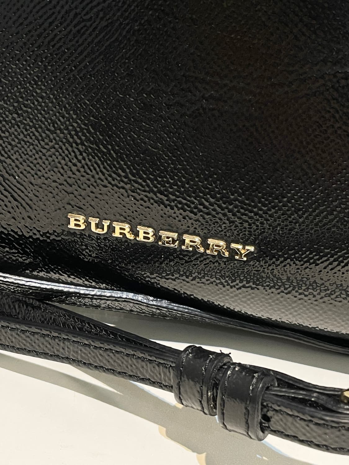 버버리 리톨 크러시 드로스트링 크로스백 A1530 상품이미지2