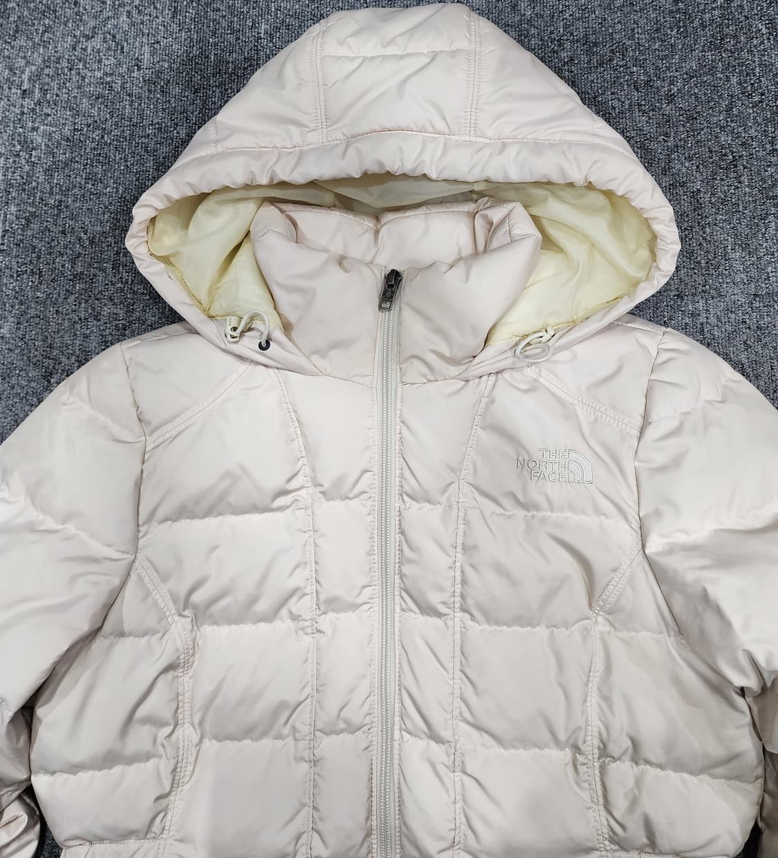 노스페이스 우먼 550필 구스 다운 푸퍼 후드패딩 S 상품이미지4