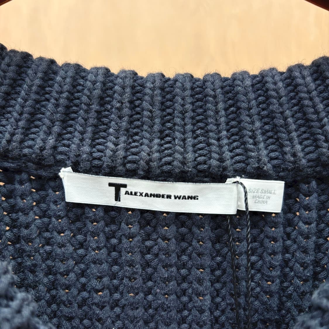 알렉산더 왕 긴팔 라운드넥 니트 래글런 무지 디테일 레귤러핏 블랙 상품이미지6