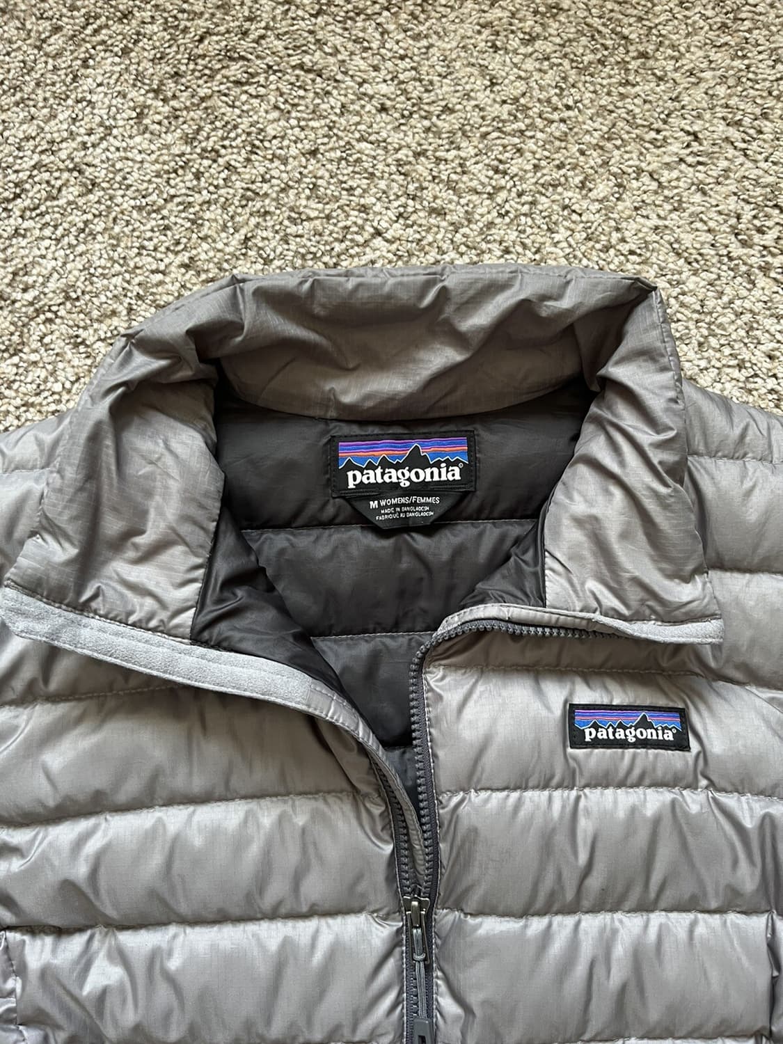 파타고니아 경량패딩 그레이 상품이미지3