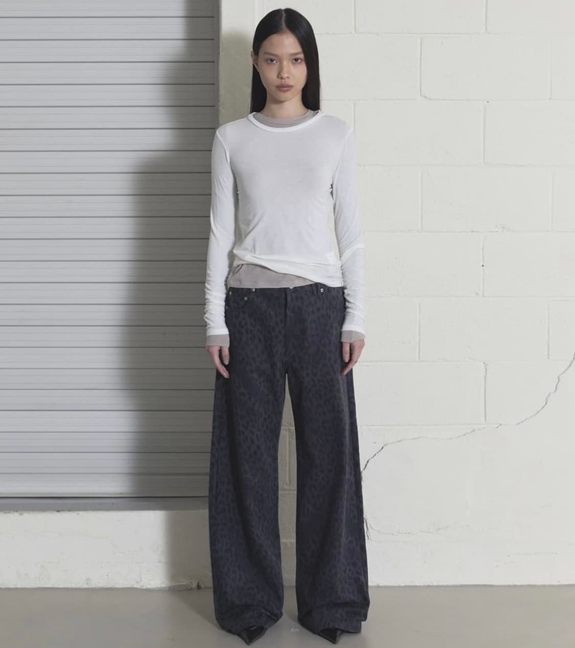 오데스 LEOPARD STRAIGHT PANTS 차콜 상품이미지1