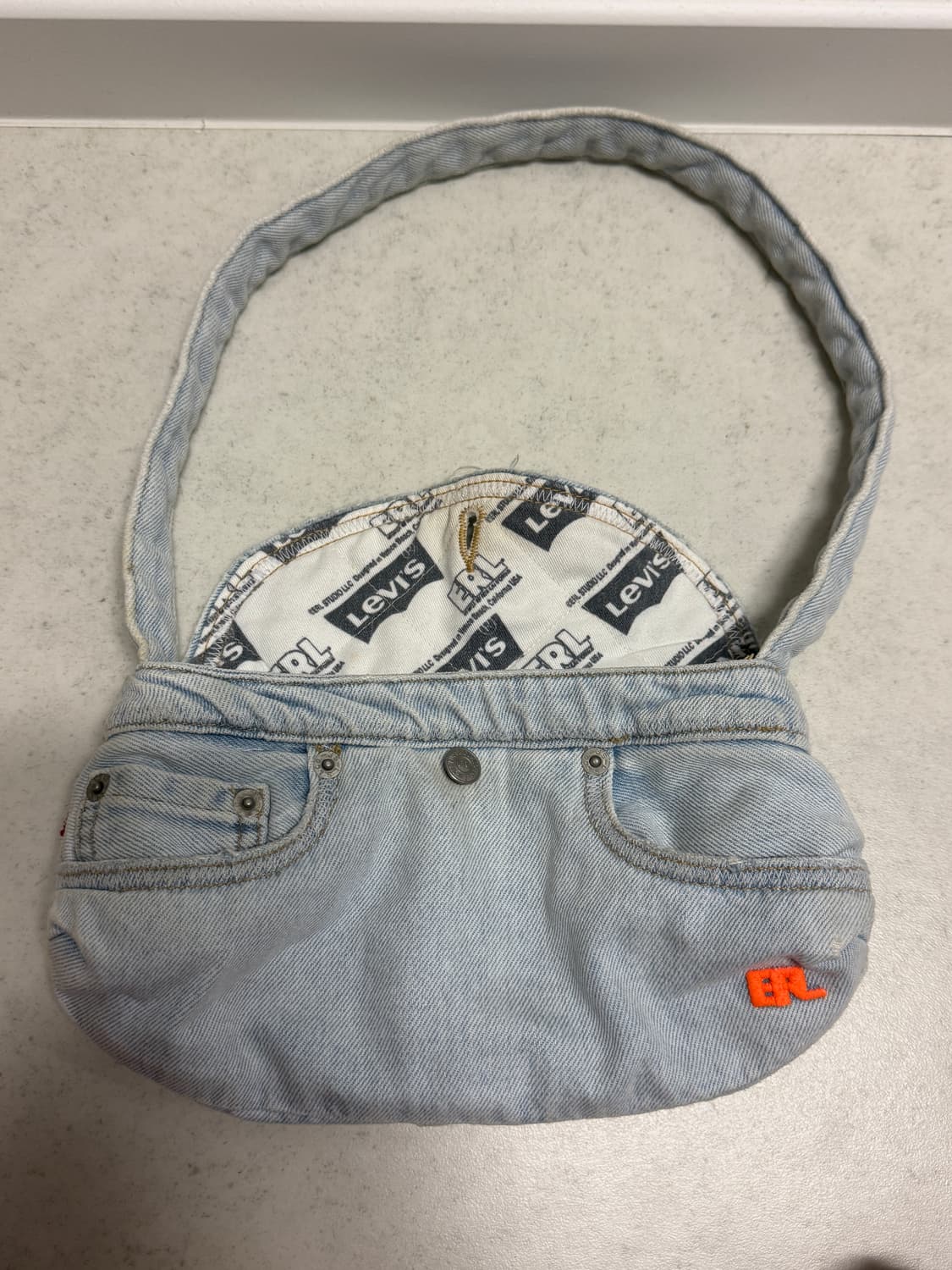 ERL x 리바이스 미니백 상품이미지4