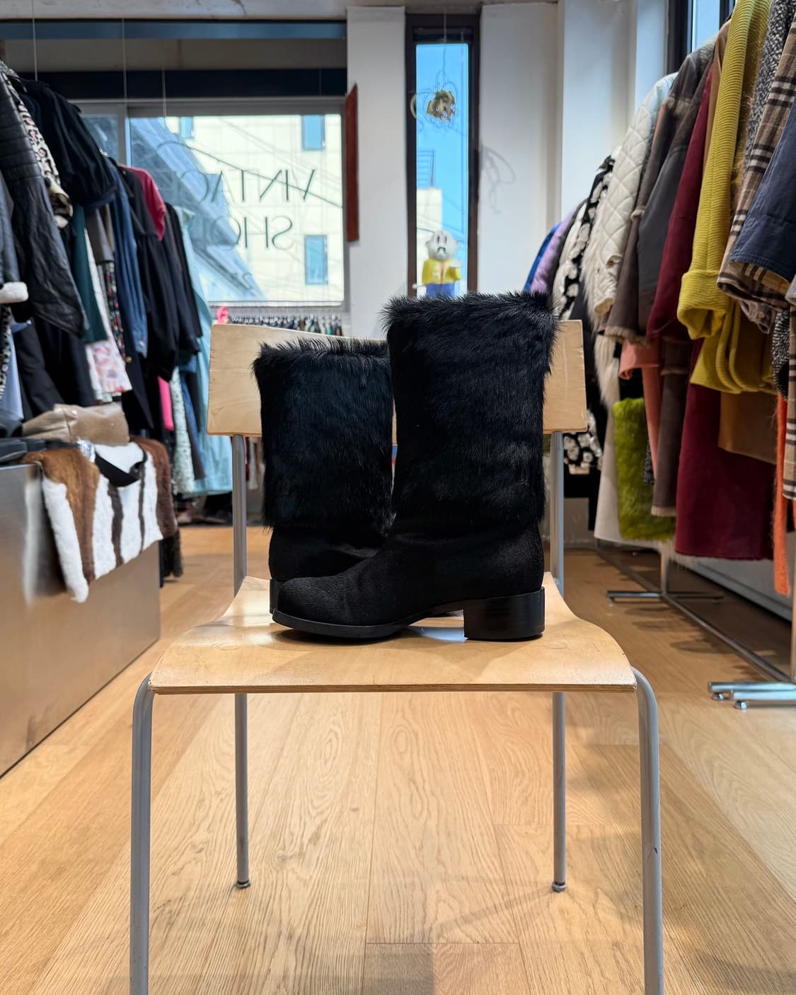 샤넬 블랙 카프스킨 퍼 부츠 상품이미지5