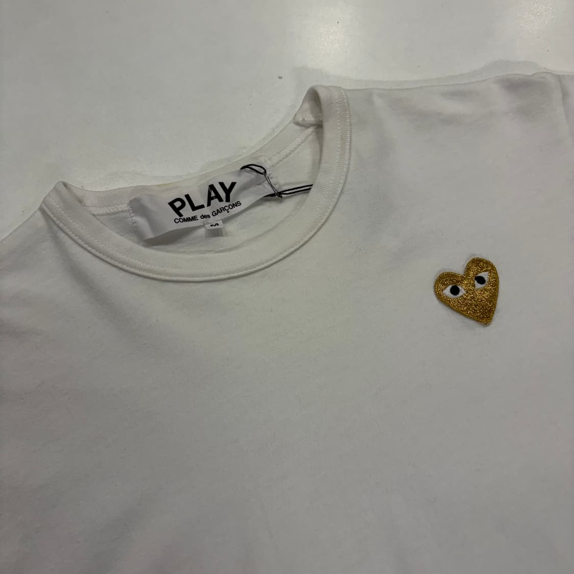 [M] 꼼데가르송 플레이 골드 하트 반팔티 B643 상품이미지3