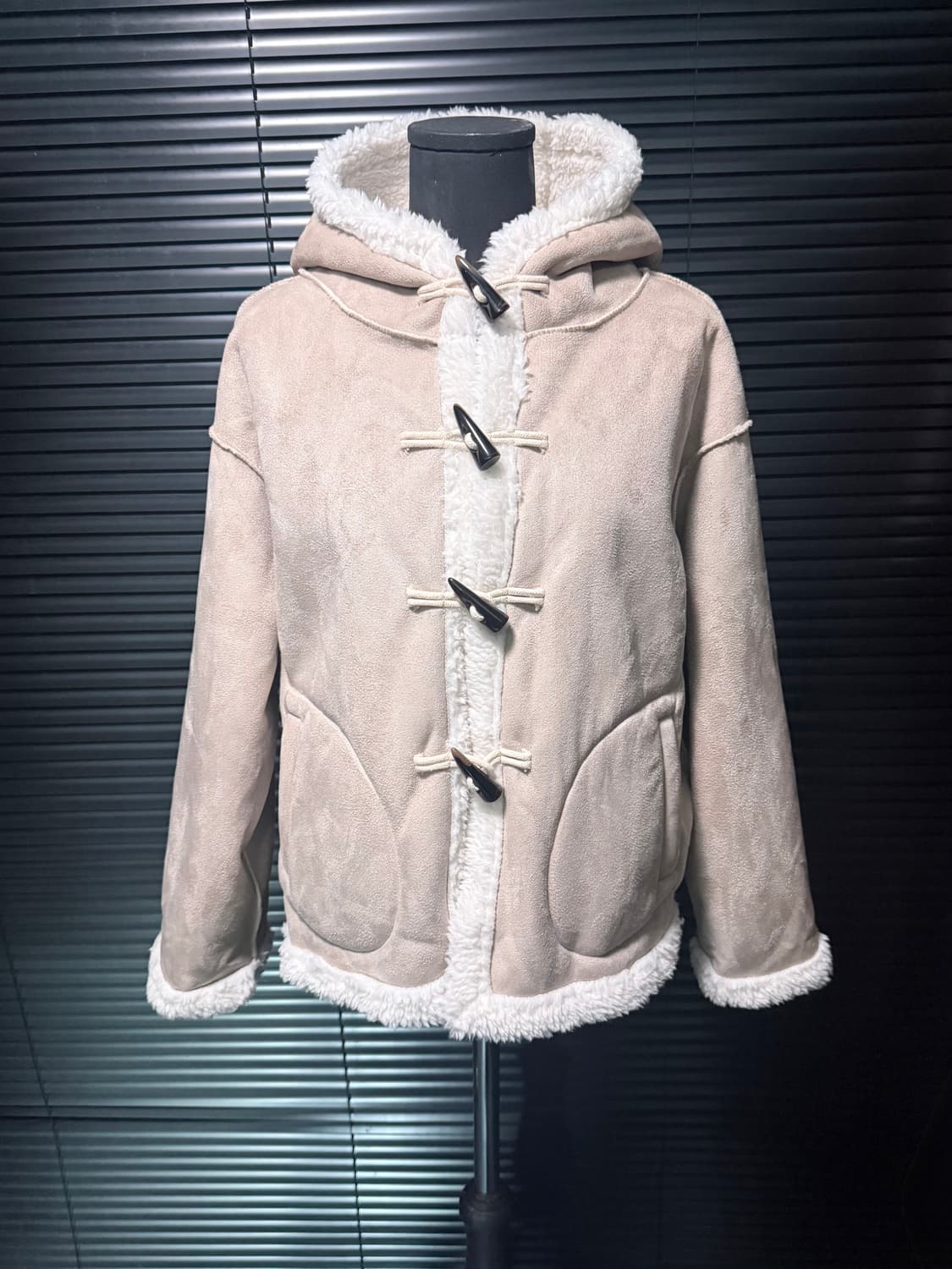 보세 양털 털 안감 베이지 후드 후디 무스탕 떡볶이 코트 여밈 아이보리  상품이미지1