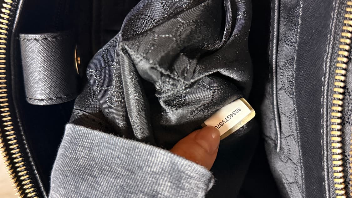 마이클코어스 사피아노 가죽 사첼백 판매합니다 상품이미지6