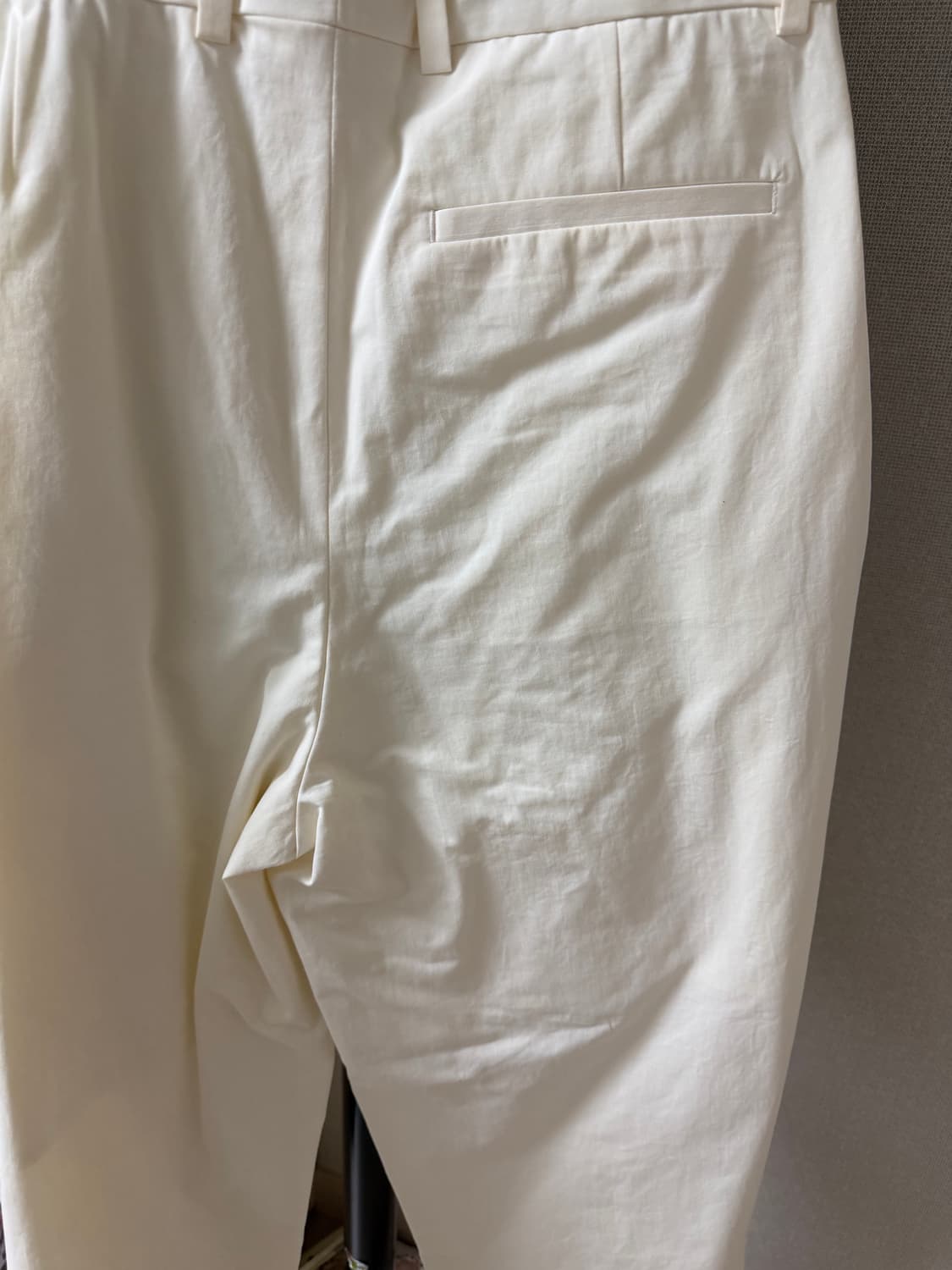 Cos 남성 플리티드 코튼 와이드 레그 트라우저 아이보리 상품이미지2