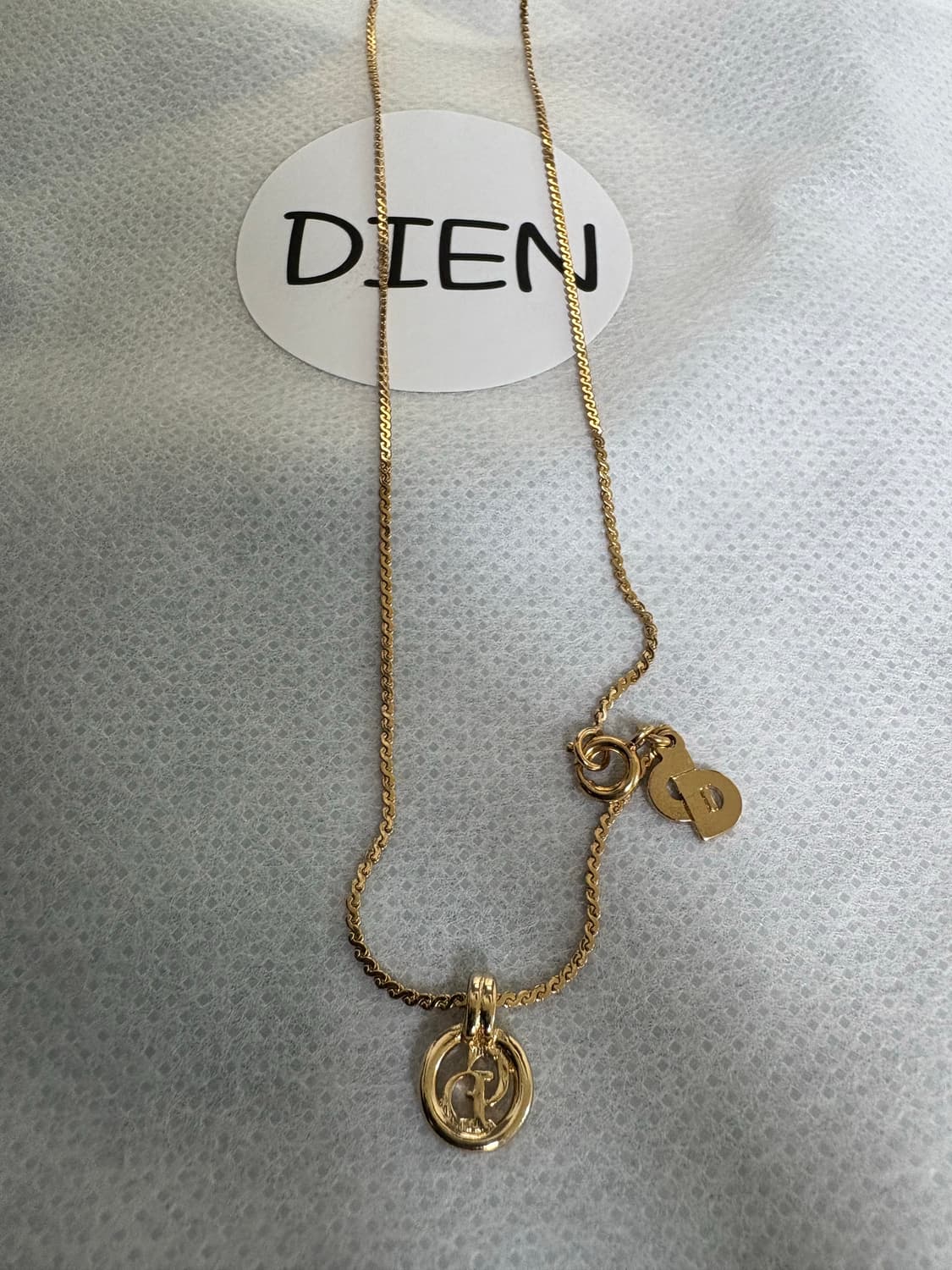 [새상품급] 디올 금장 CD로고 목걸이 상품이미지2
