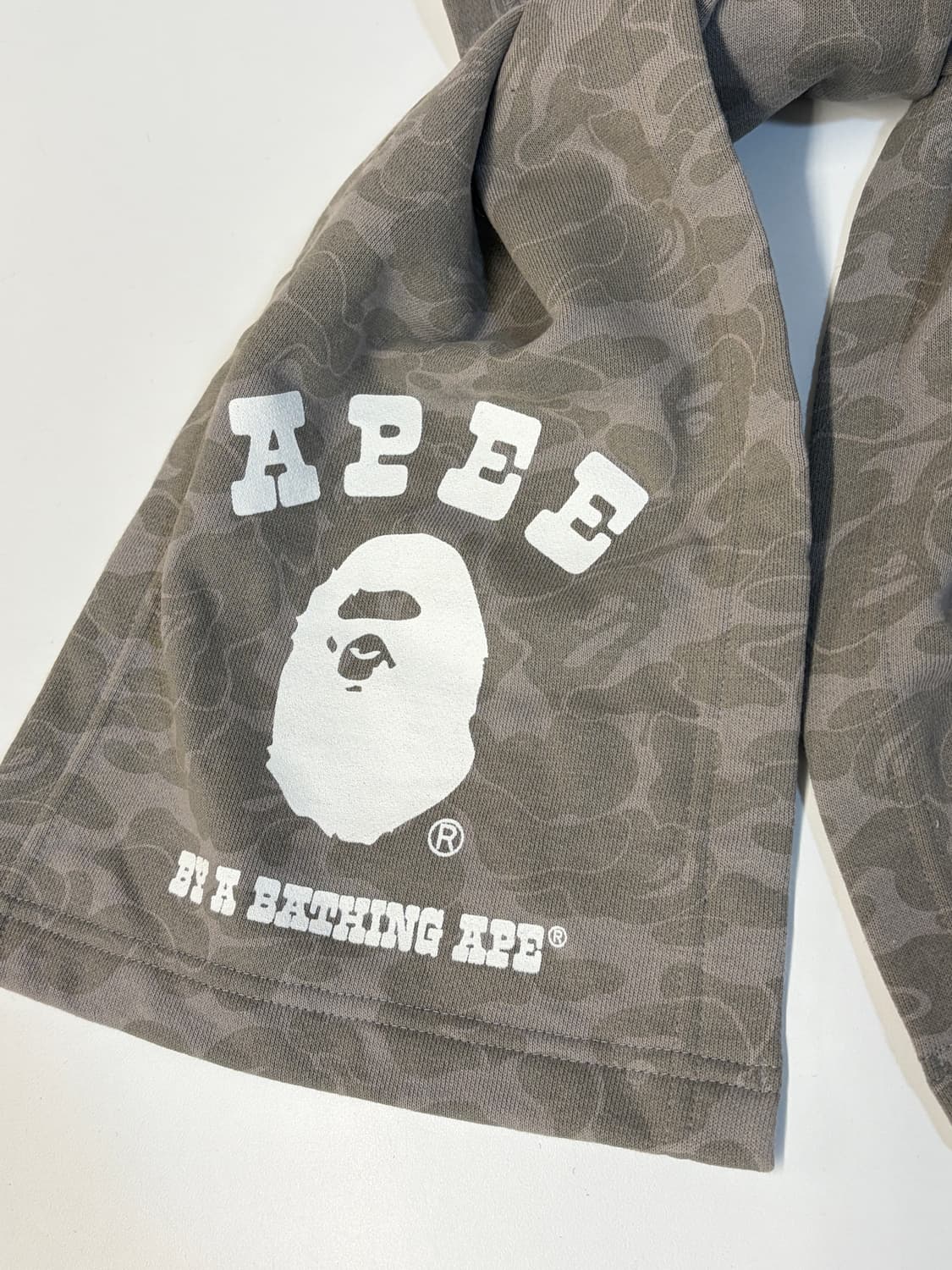 베이프 그레이 카모 머플러 상품이미지2