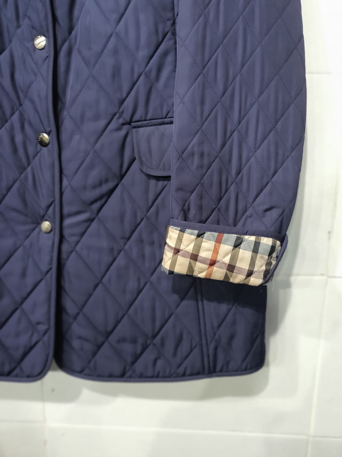 닥스 여성 퀼팅 자켓입니다. 상품이미지5