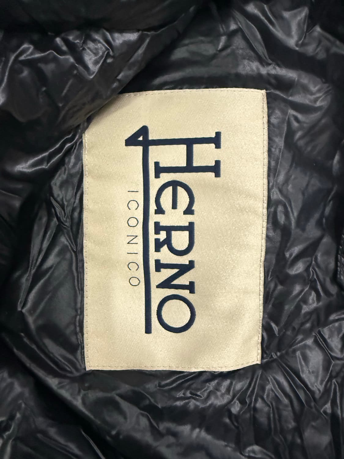 에르노 구스다운 숏 경량패딩 여성40 상태좋음 상품이미지5