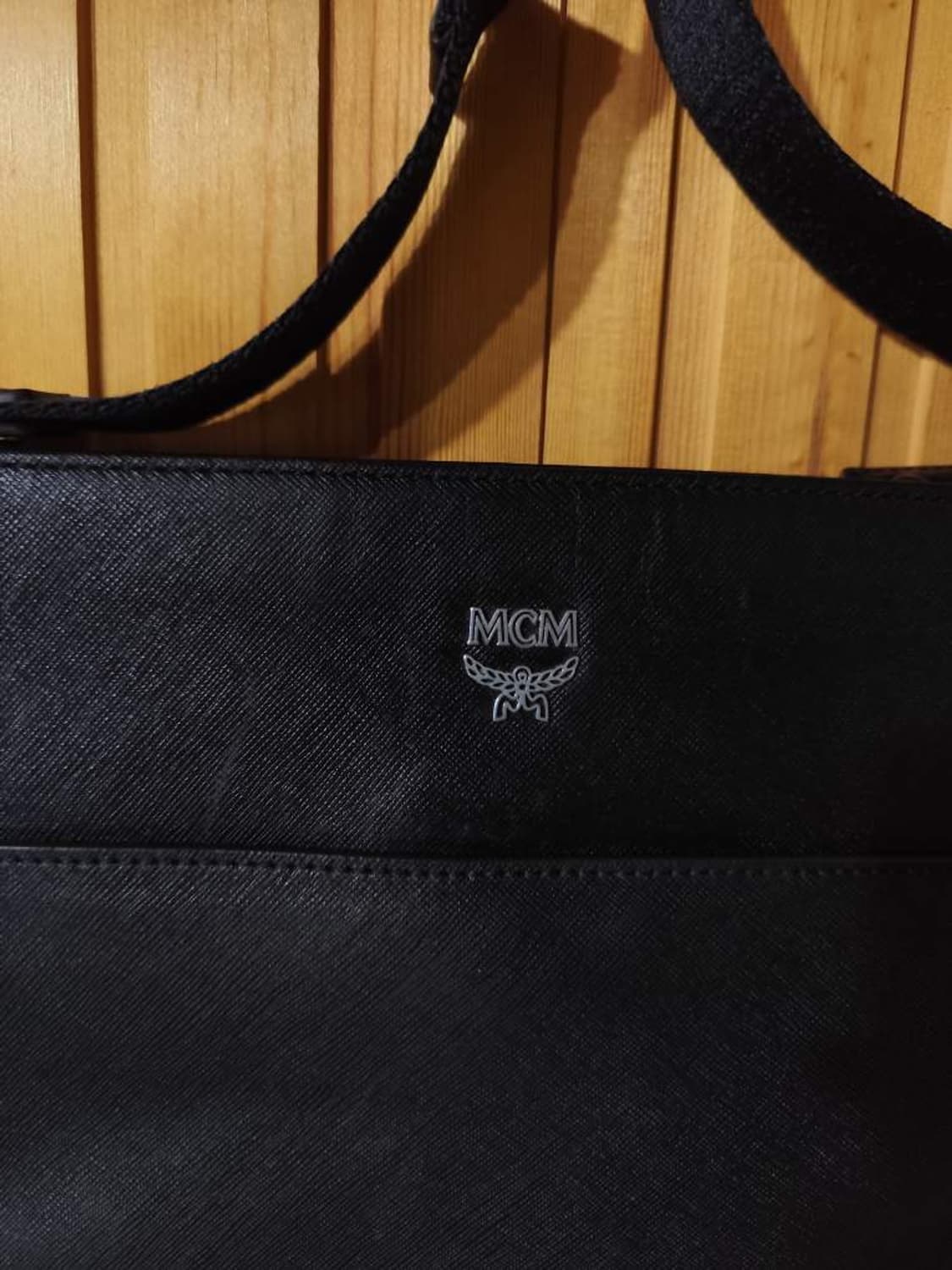 MCM 블랙 사피아노 가죽 크로스백 상품이미지2