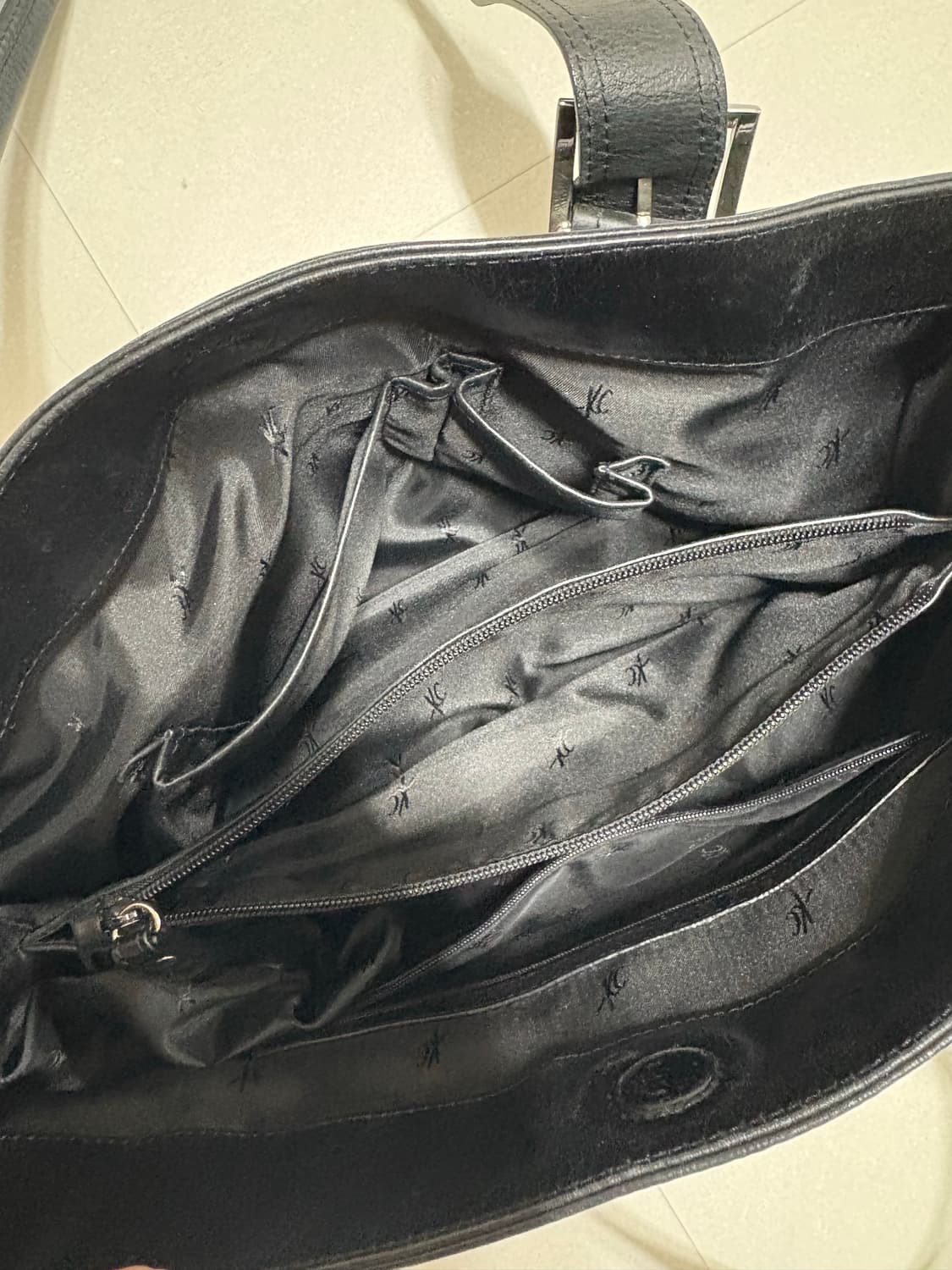 케네스콜 블랙 가죽 숄더백 (가죽가방 상품이미지4