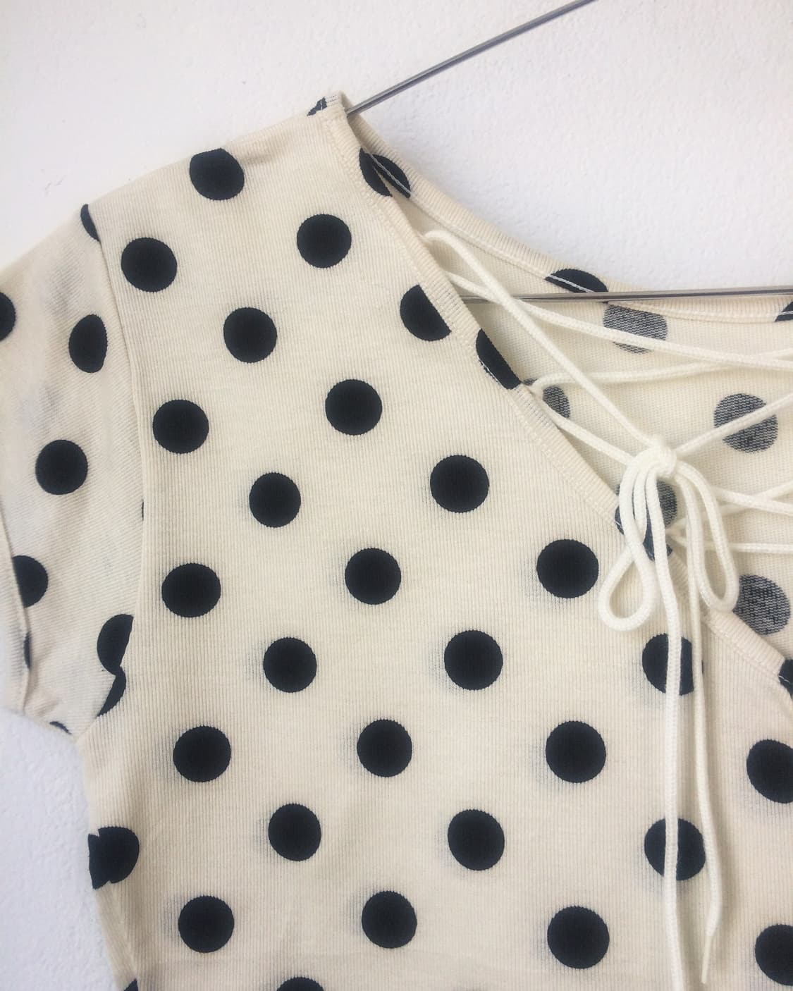 Lace up point dot pattern t shirt 상품이미지4