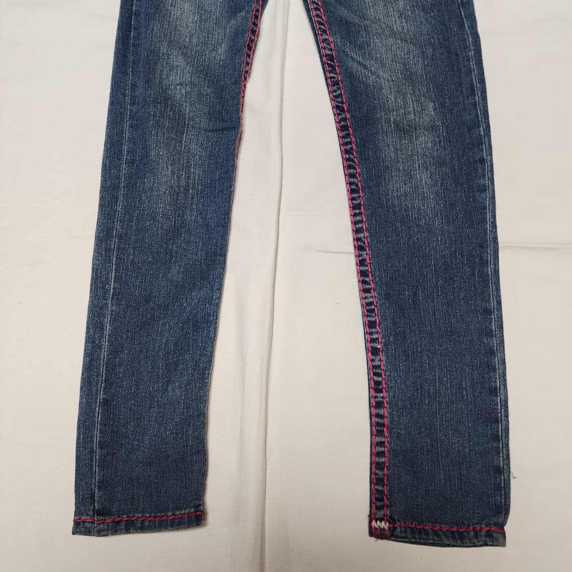 트루릴리젼 BILLY SUPER T Y2K 스티치 슬림 데님팬츠 상품이미지7