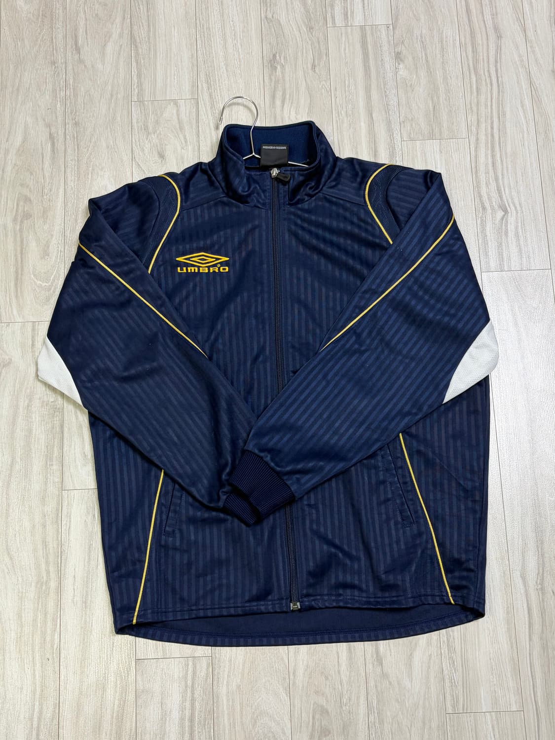 엄브로 네이비 트랙 자켓 상품이미지2