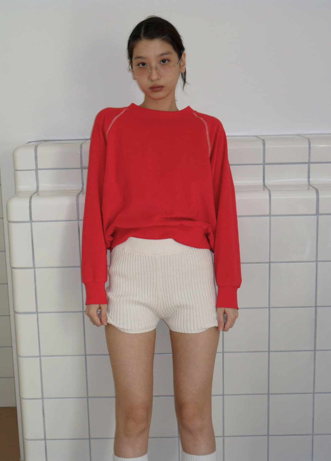 포니테일 레드 스웻셔츠 상품이미지1